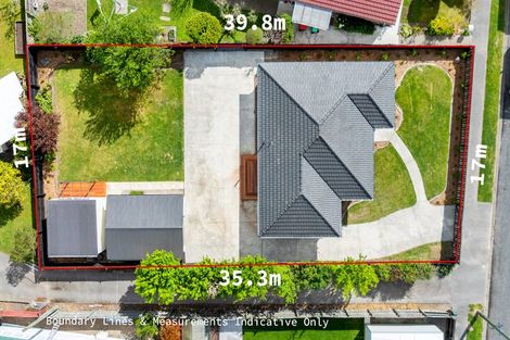 Photo of property in 17 Roberts Road, Hei Hei, Christchurch, 8042