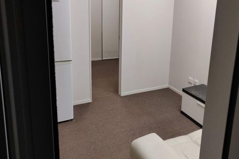 Photo of property in 5 Hazel Glen, Bayview, Auckland, 0629