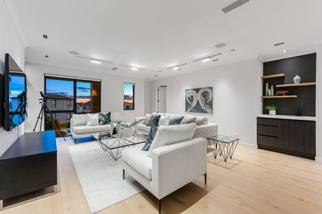 Photo of property in 7 Headsail Drive, Long Bay, Auckland, 0630