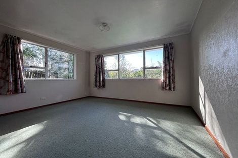 Photo of property in 3 Tahu Crescent, Sunnynook, Auckland, 0620