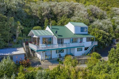 Photo of property in 13c Makorori Beach Road, Makorori, Gisborne, 4073
