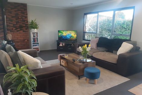 Photo of property in 16 Gloaming Place, Conifer Grove, Takanini, 2112