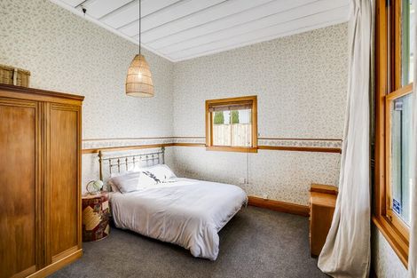 Photo of property in 2 Cobden Crescent, Bluff Hill, Napier, 4110