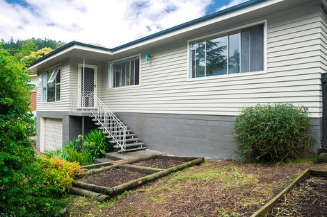 Photo of property in 27 Seddon Crescent, Whataupoko, Gisborne, 4010