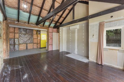 Photo of property in 84 Wyndham Road, Pinehaven, Upper Hutt, 5019