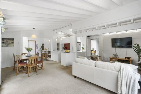 Photo of property in 35 Jacaranda Avenue, Beach Haven, Auckland, 0626