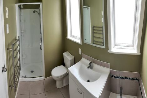 Photo of property in 40 Ruskin Road, Newlands, Wellington, 6037