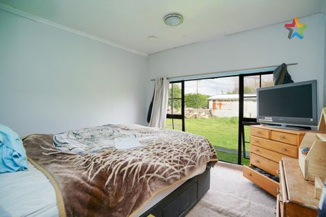 Photo of property in 16 Derby Street, Woodend, Invercargill, 9877