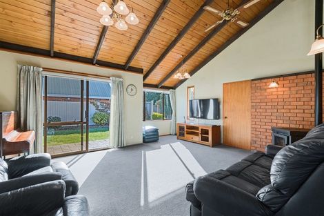 Photo of property in 15 Ridder Place, Halswell, Christchurch, 8025