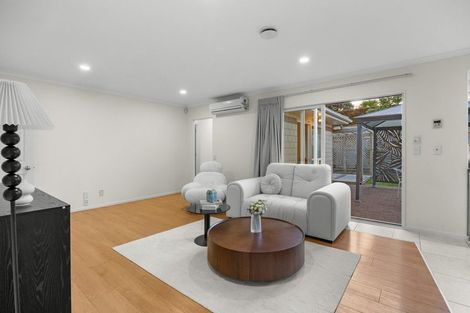 Photo of property in 8 William Woods Court, Flat Bush, Auckland, 2016