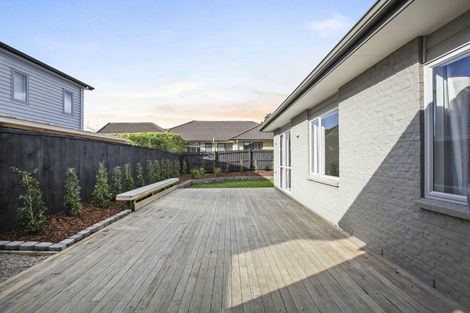 Photo of property in 108 Simpson Road, Henderson Valley, Auckland, 0614