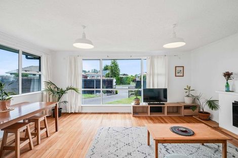 Photo of property in 25 Camelia Place, Islington, Christchurch, 8042