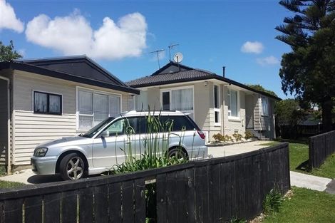 Photo of property in 13 Chelburn Crescent, Mangere East, Auckland, 2024