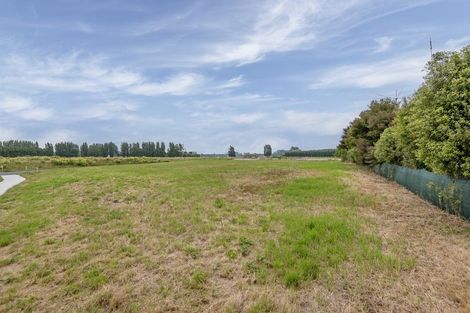 Photo of property in 76 Queens Avenue, Waikuku Beach, 7402