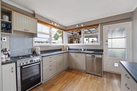 Photo of property in 14 Barrett Street, Westown, New Plymouth, 4310