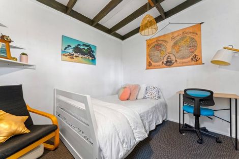 Photo of property in 2 Slater Road, South Head, Helensville, 0874