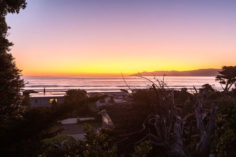 Photo of property in 13 Kohutuhutu Road, Raumati Beach, Paraparaumu, 5032