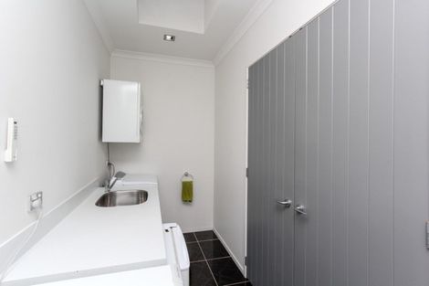 Photo of property in 20 Mangorei Road, Strandon, New Plymouth, 4312