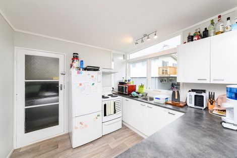 Photo of property in 6 Westhaven Grove, Takaro, Palmerston North, 4412