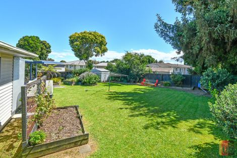 Photo of property in 8 Ainsdale Place, Manurewa, Auckland, 2102