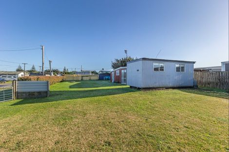 Photo of property in 25 Himatangi Street, Himatangi Beach, Foxton, 4891