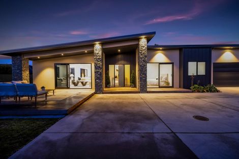 Photo of property in 2 Marsden Place, Hurworth, New Plymouth, 4310