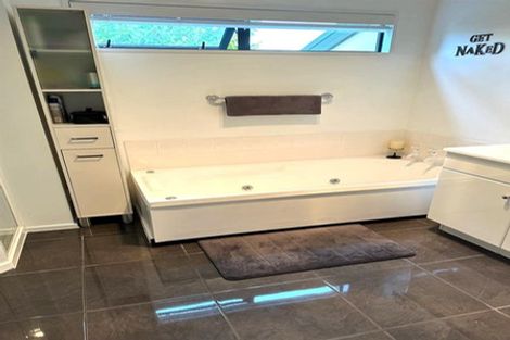 Photo of property in 26a Crofton Road, Harewood, Christchurch, 8051