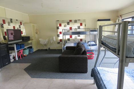 Photo of property in 9 Motutara Road, Oakura, Hikurangi, 0184