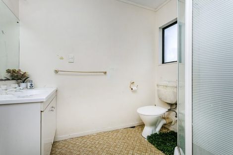Photo of property in 2/62 Tonar Street, Northcote, Auckland, 0627