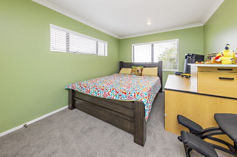 Photo of property in 9 Pistachio Place, Goodwood Heights, Auckland, 2105