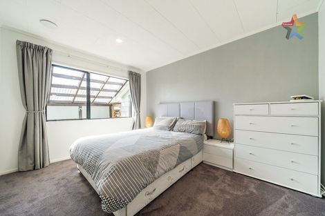 Photo of property in 21 Jasmine Grove, Maungaraki, Lower Hutt, 5010