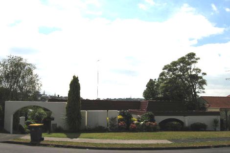 Photo of property in 22 Robin Lane, Browns Bay, Auckland, 0630