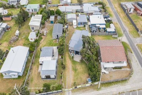 Photo of property in 13 Koputara Road, Himatangi Beach, Foxton, 4891