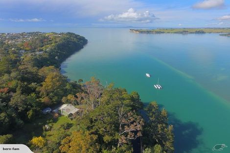 Photo of property in 219 Wade River Road, Wade Heads, Whangaparaoa, 0932