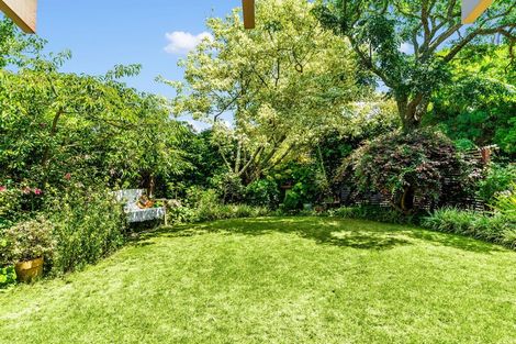 Photo of property in 7 Helvetia Drive, Browns Bay, Auckland, 0630