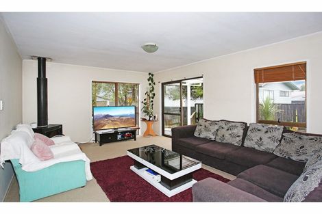 Photo of property in 7 Le Havre Place, Takanini, 2112