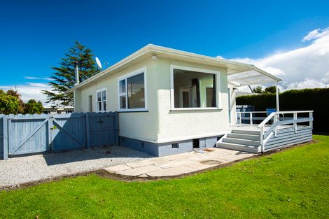Photo of property in 15 Cochrane Street, Elgin, Gisborne, 4010