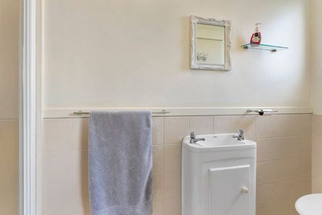 Photo of property in 2/12 Opal Avenue, Pakuranga, Auckland, 2010