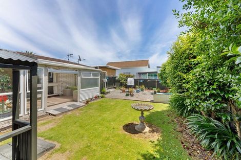 Photo of property in 37 Kent Street, Levin, 5510