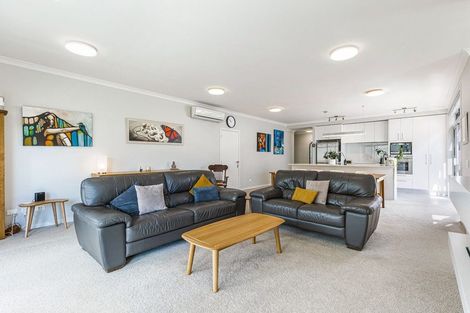 Photo of property in 4 Plantation Terrace, Orewa, 0931