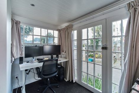 Photo of property in 31 Hobart Street, Miramar, Wellington, 6022