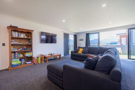 Photo of property in 6 Red Deer Place, Te Anau, 9600