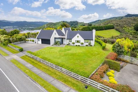 Photo of property in 71 Kirton Drive, Riverstone Terraces, Upper Hutt, 5018
