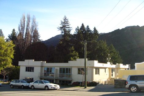 Photo of property in 10a Frankton Road, Queenstown, 9300