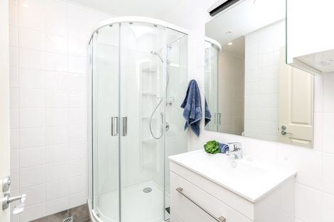 Photo of property in 1f Queen Street, New Plymouth, 4310