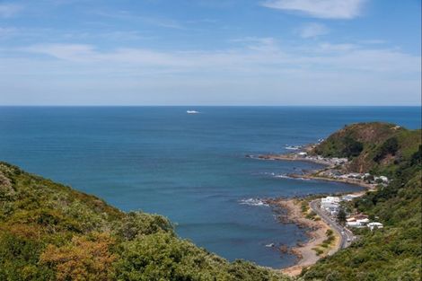 Photo of property in 2b Paratu Way, Strathmore Park, Wellington, 6022