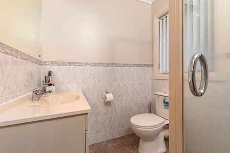 Photo of property in 8 Chadlington Avenue, Henderson, Auckland, 0612