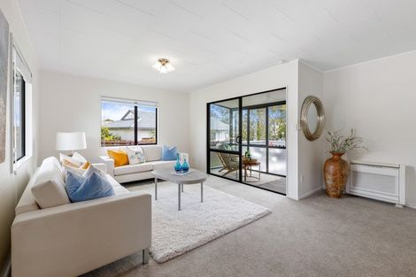 Photo of property in 1/41 Barbados Drive, Unsworth Heights, Auckland, 0632