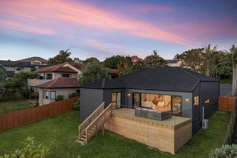Photo of property in 20 Baulcomb Parade, Windsor Park, Auckland, 0632