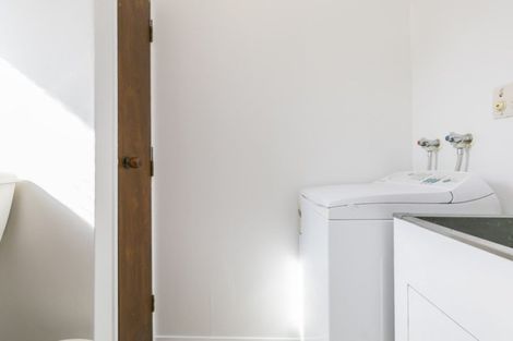 Photo of property in 6/200 Onepu Road, Lyall Bay, Wellington, 6022